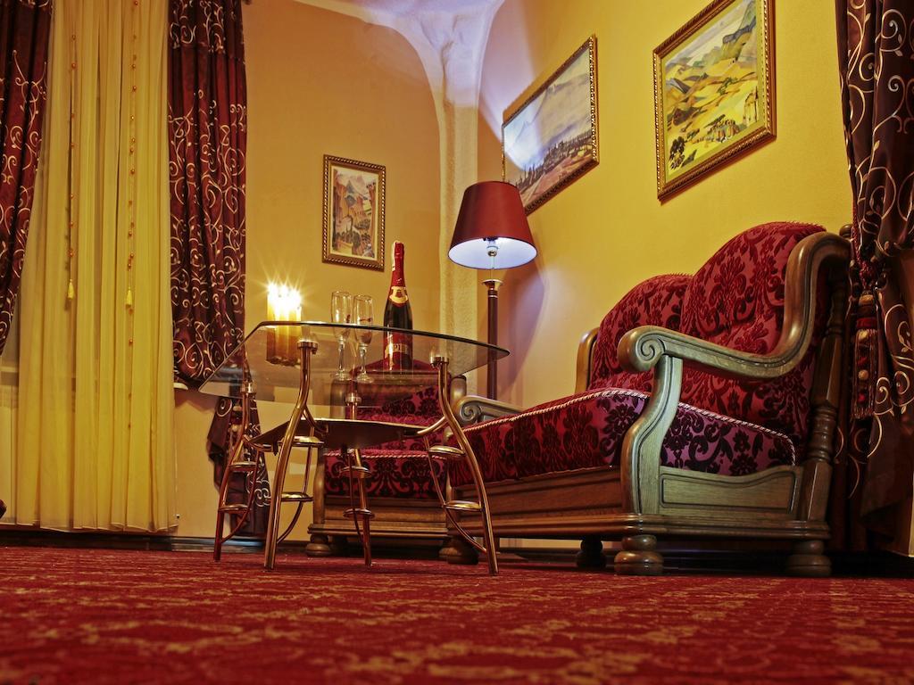 Hotel Kilikiya Uzjhorod Eksteriør bilde