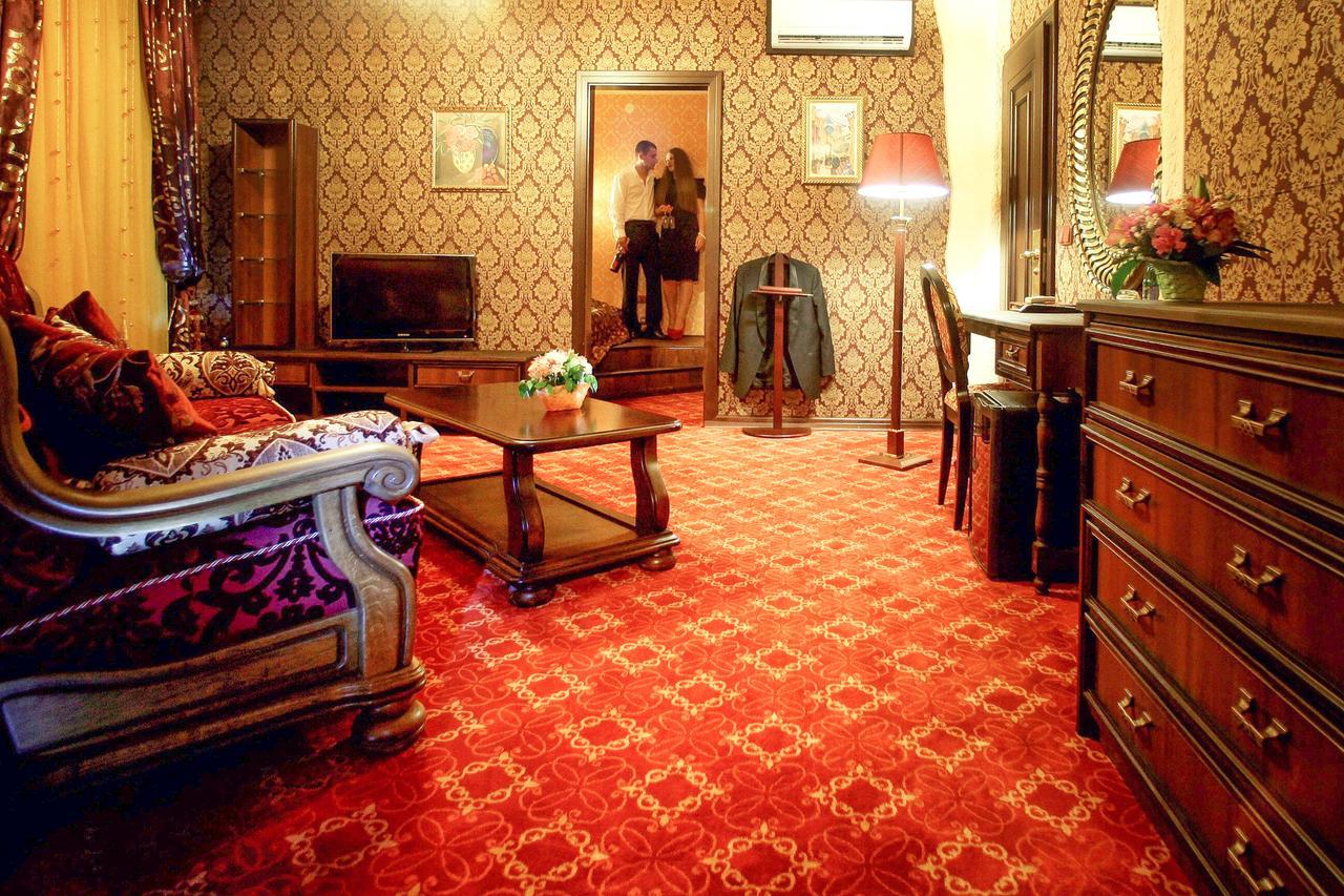 Hotel Kilikiya Uzjhorod Eksteriør bilde
