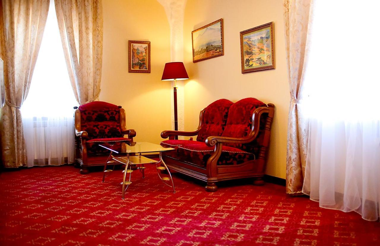Hotel Kilikiya Uzjhorod Eksteriør bilde